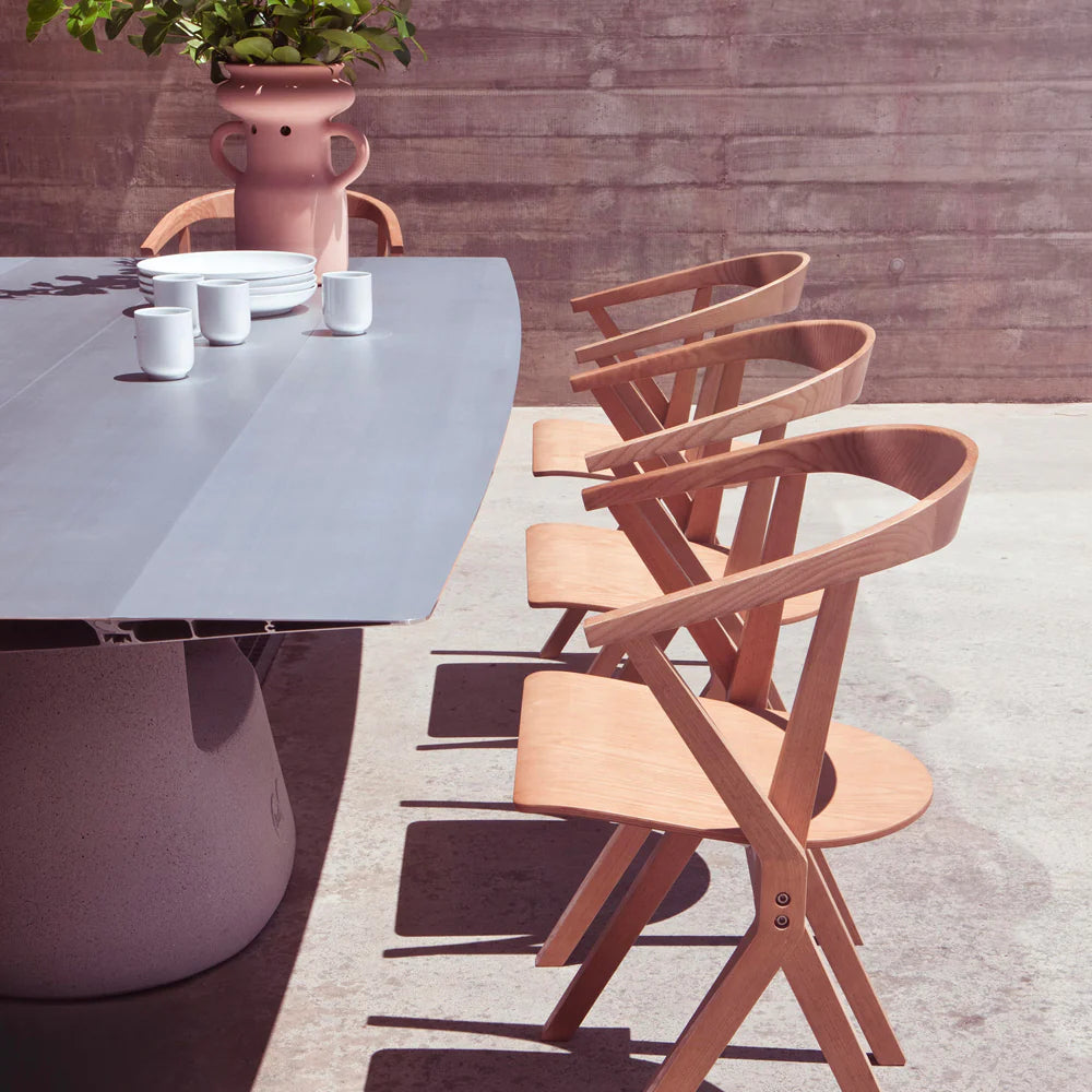Minimalism is back but with a contemporary upgrade, featuring sculptural forms with sleek finishes and metal accents.