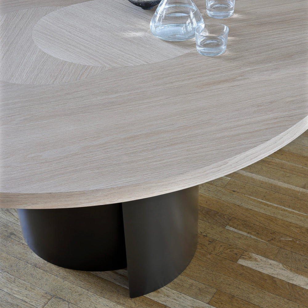 Nuage Dining Table